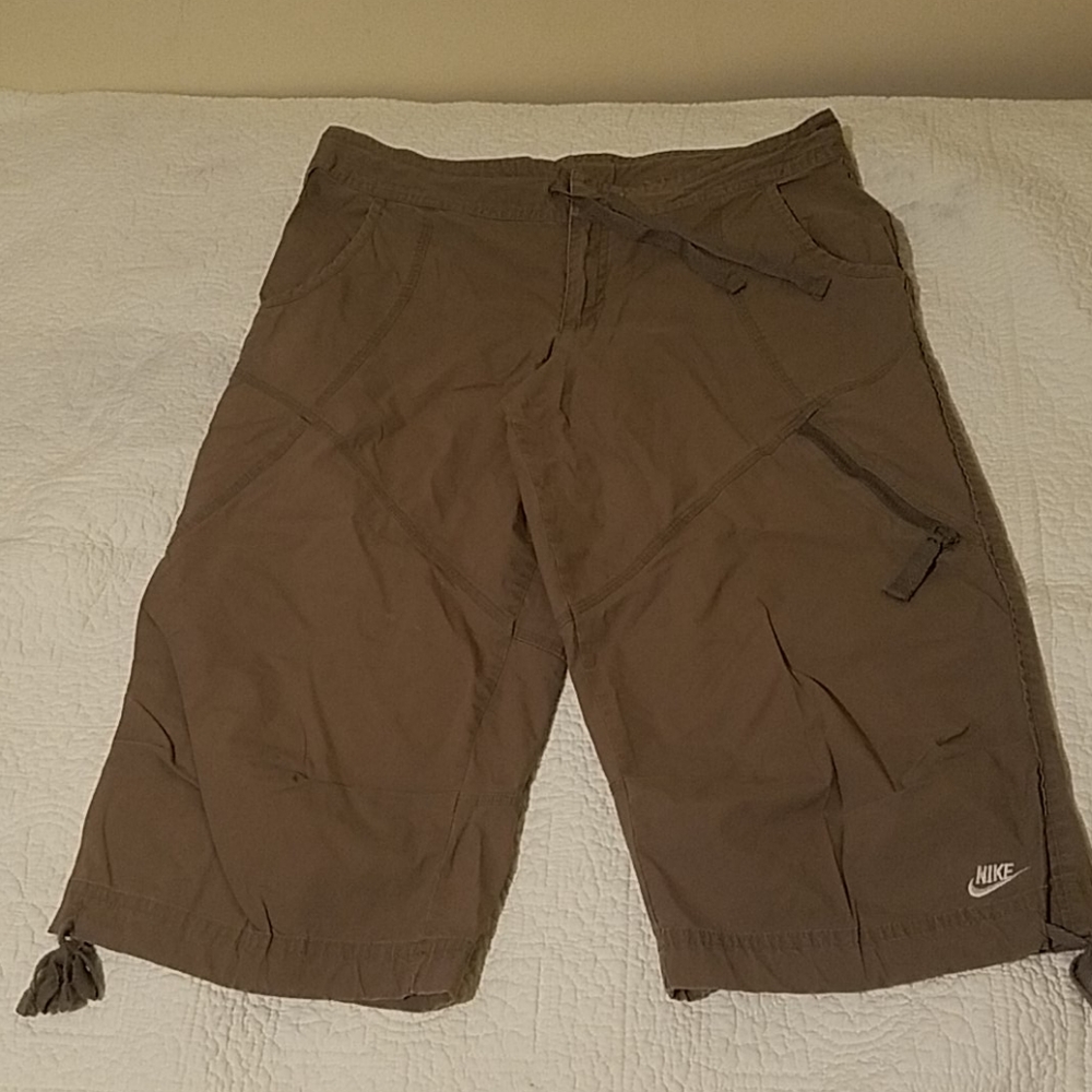 Nike Capri Cropped Pants - Picture 3 of 7